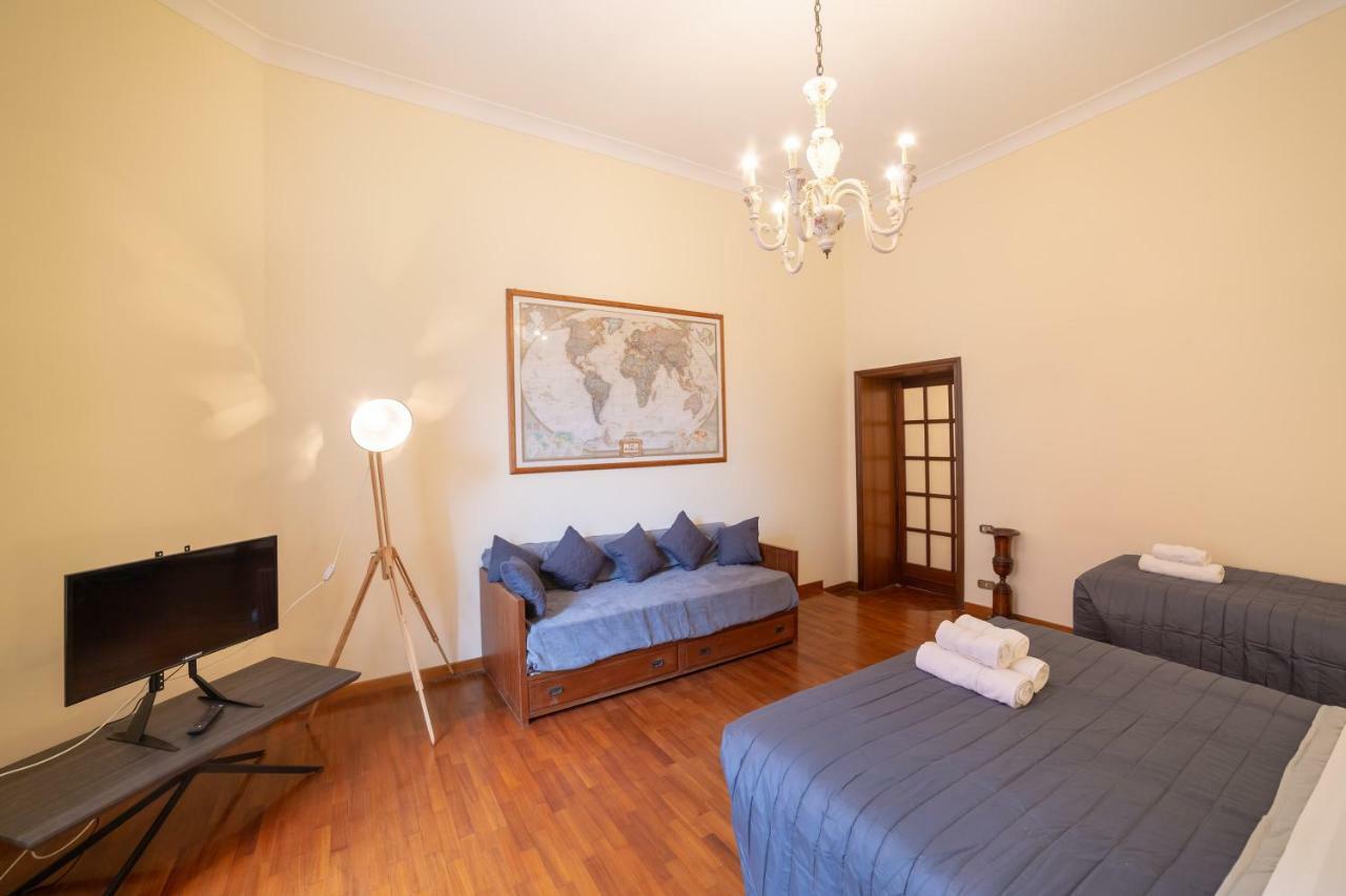 The Dante Apartment By HouseinNapoli Bagian luar foto